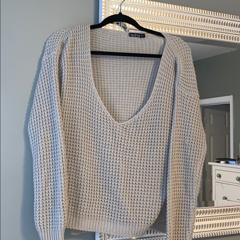 Boohoo gray sweater